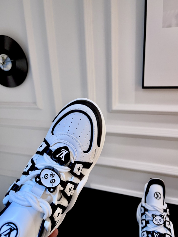 ルイヴィトン靴着用イメージ